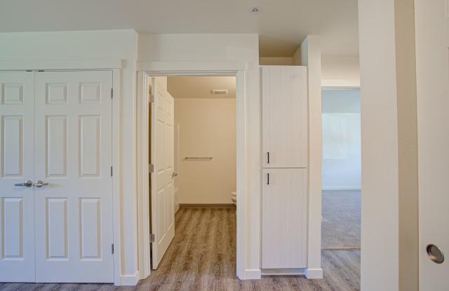 Country Living with Modern Flair: Wake up to the sounds of nature, Live Minutes from Everything