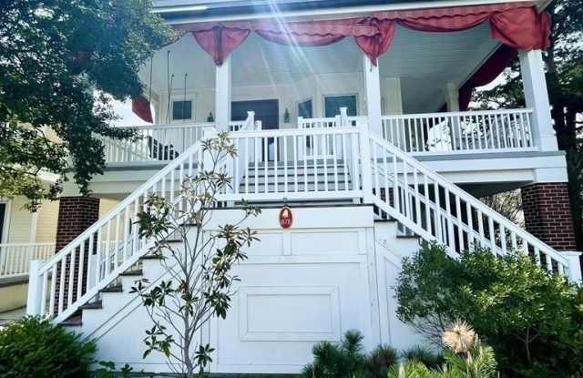 878 Park Pl Pl