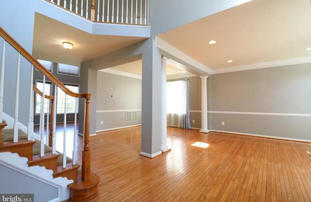 25497 CARRINGTON Drive