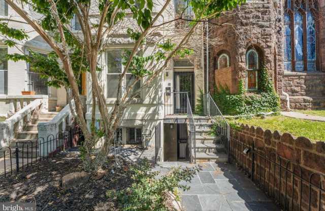 11 R Street NW