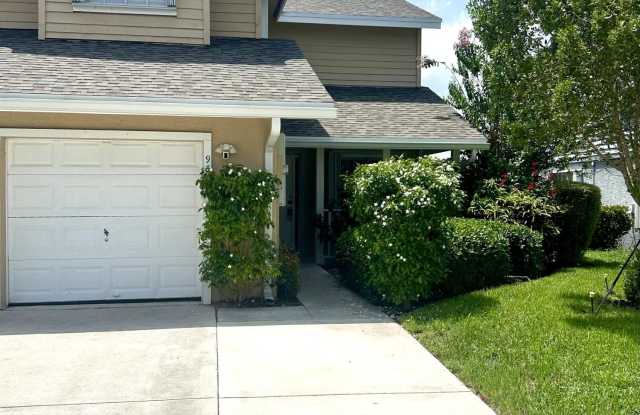 Photo of 935 Honeytree Lane