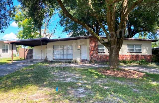 6216 Oakcrest Circle Orange