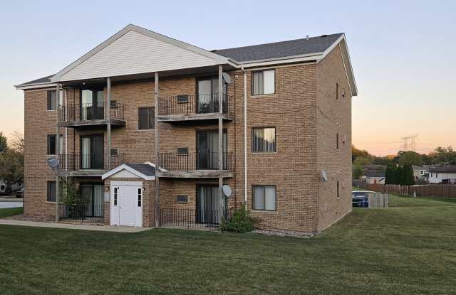 Photo of 737 Lippert Lane unit: 3S