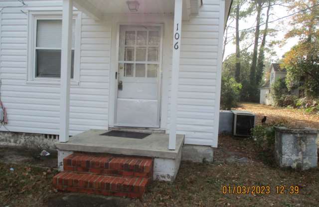 Photo of 106 Brainard Fayetteville NC 28301***2 WEEKS FREE RENT OFF FIRST FULL MONTH'S RENT**