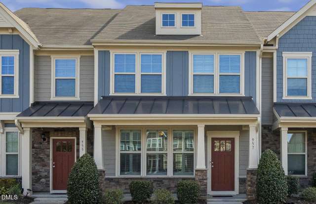 957 Ambergate Station