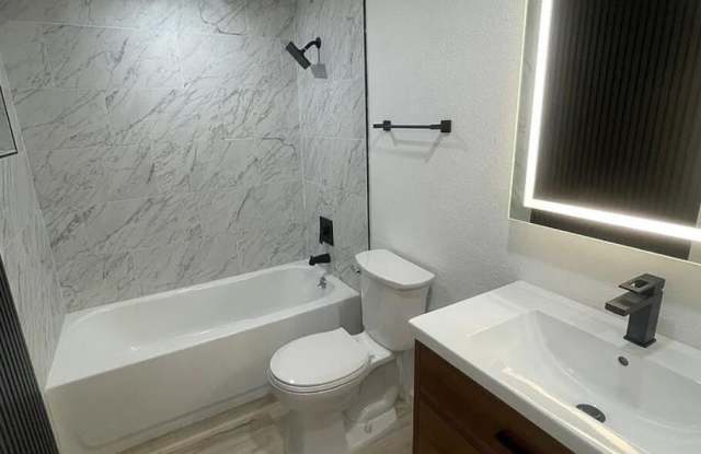 7870 E CAMELBACK Road