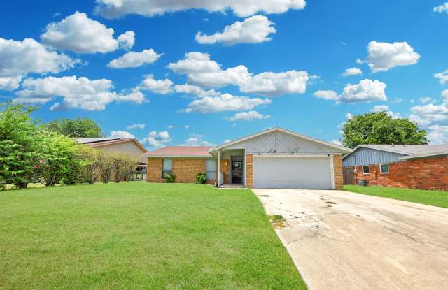 1709 Moonlight Dr