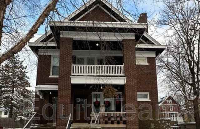 Photo of 2581 Madison Rd