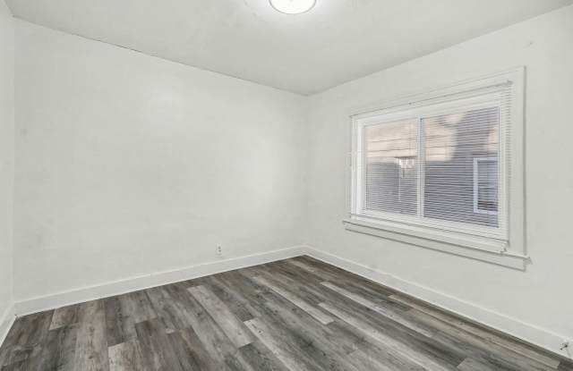 Beautiful 2 Bedroom 1 Bathroom in Kansas City!