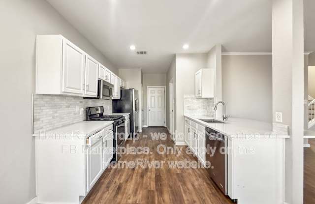 Photo of 1204 Clayton Dr