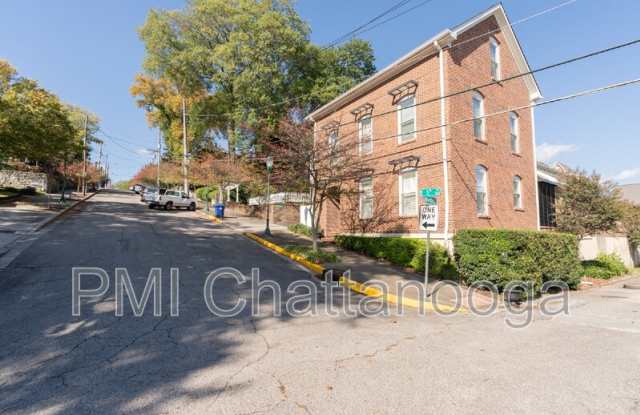 515 Lindsay Court