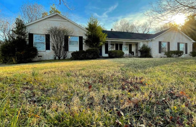 1545 Harding Pl - 1545 Harding Place, Forest Hills, TN 37215