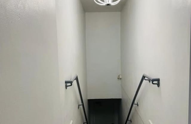 229 E Commercial Blvd