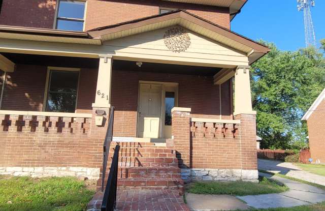 621 W. Lincoln St.