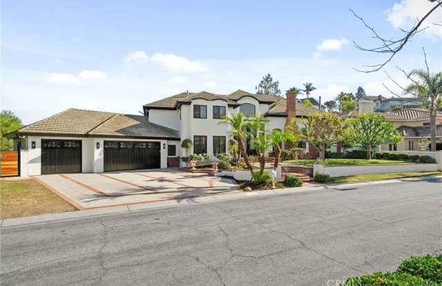 7460 E Hummingbird Circle