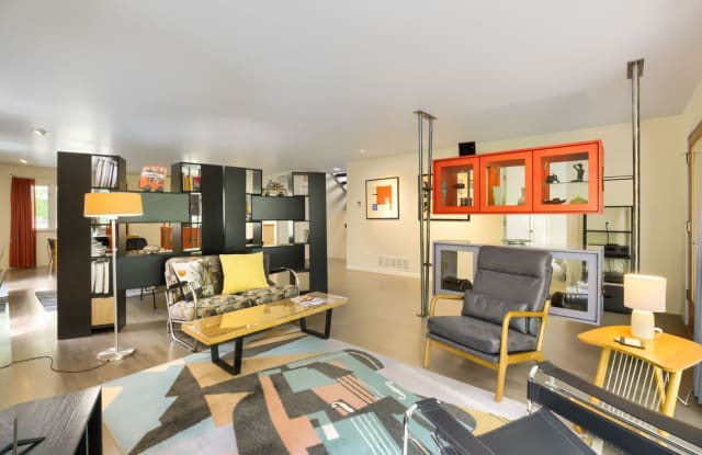 Charming Downtown Oasis | Steps to Pearl Street