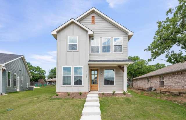 Photo of 1215 Chestnut Court