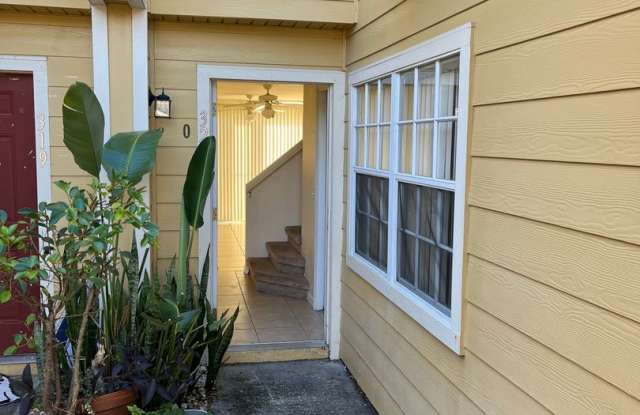 3bed/2bath townhouse close to Disney includes utility (restrictions apply)