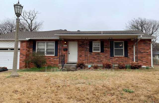 1021 Sycamore