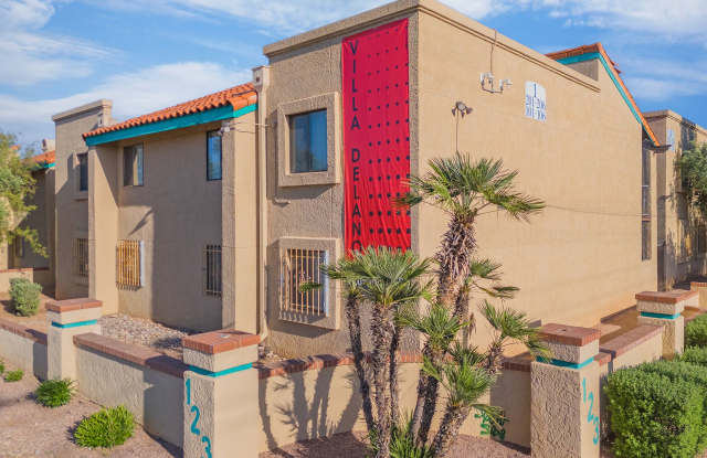 Photo of Two Bedroom Apartment Home with Beautfiul Courtyard views