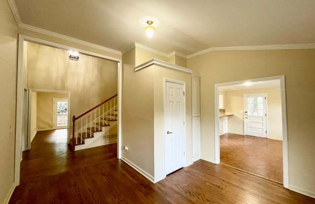 Lexington- Offering Self Guided Tour with RENTLY!