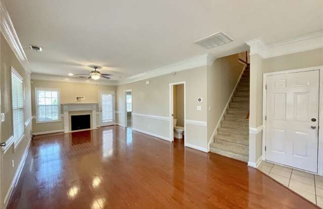 1219 Braybrooke Place