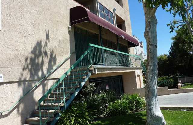 5453/5455 Lemon Grove Ave