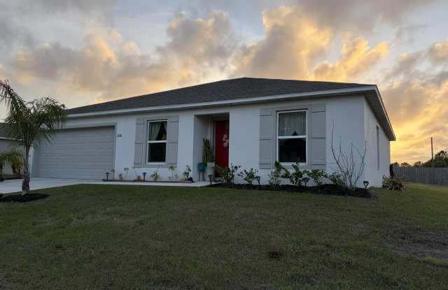 3230 SE Halden Avenue SE