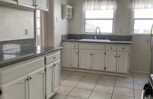 1210 S Citrus Avenue