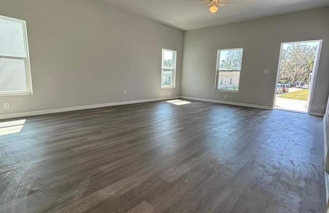 1458 LAS VILLAS BOULEVARD