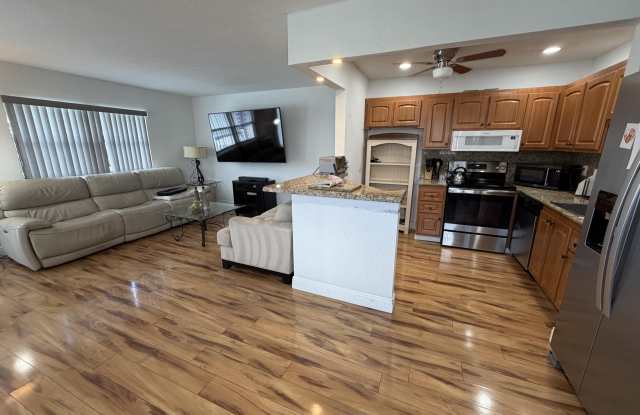 Photo of 335 Tuscany F