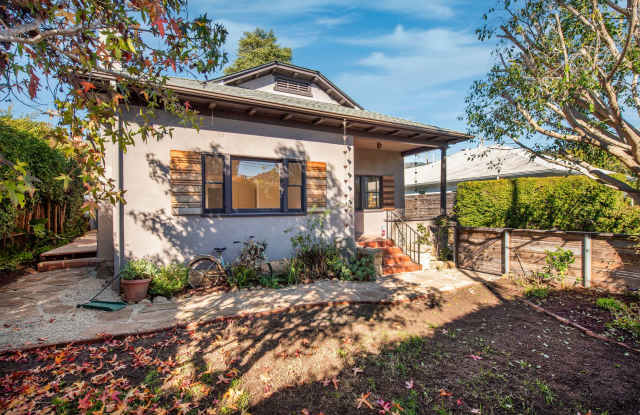 Gorgeously Restored Downtown Home!