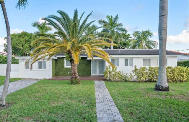 2531 NE 209th Ter - 2531 Northeast 209th Terrace, Ojus, FL 33180