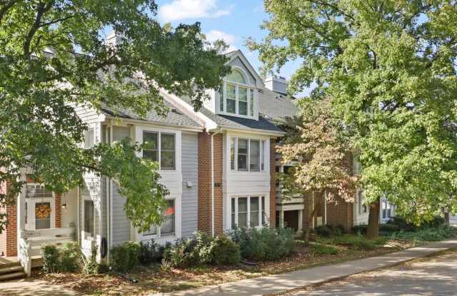 Photo of 7596-A LAKESIDE VILLAGE Drive