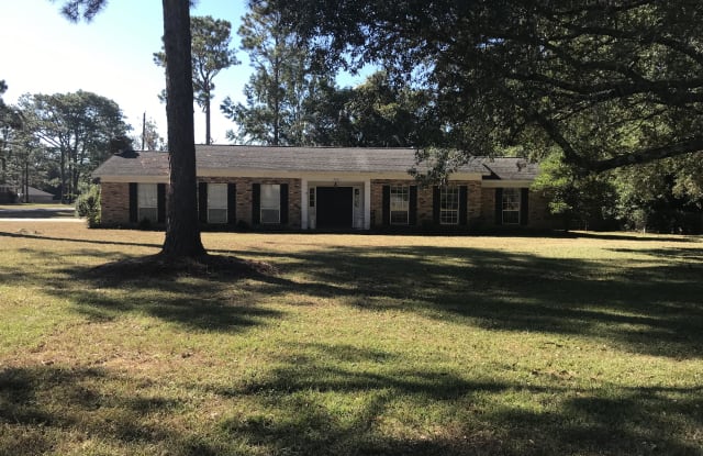 202 Adams Drive - 202 Adams Drive, Crestview, FL 32536