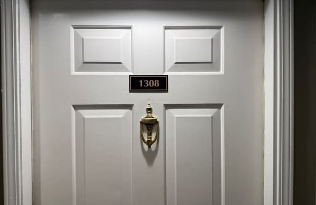 1308 Pine Heights Drive NE