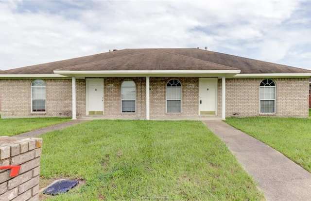 902 Kalanchoe #B Court