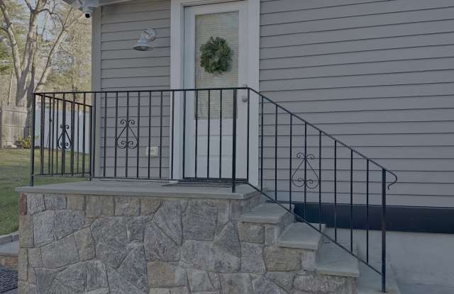 Photo of 6 Narragansett Avenue