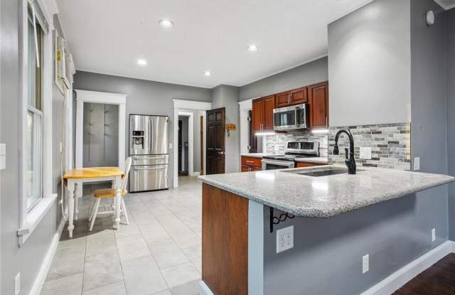 401 Fairview Avenue North