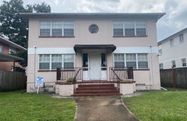 Photo of 2136 College Street - 2