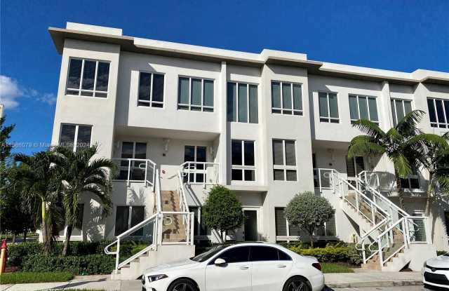 10305 NW 63rd Ter