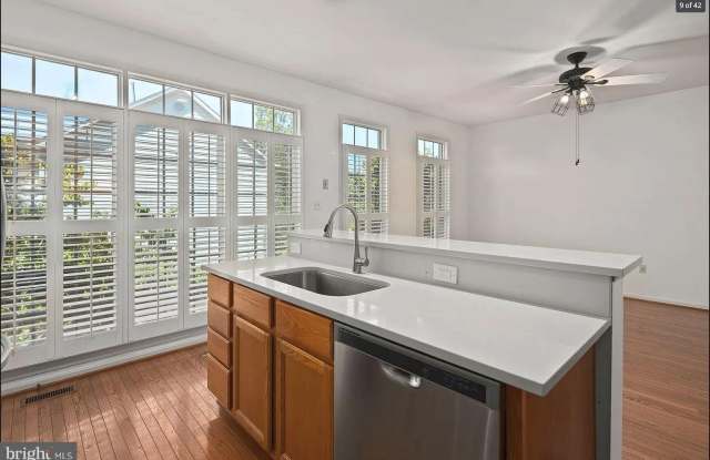 5394 CHIEFTAIN Circle