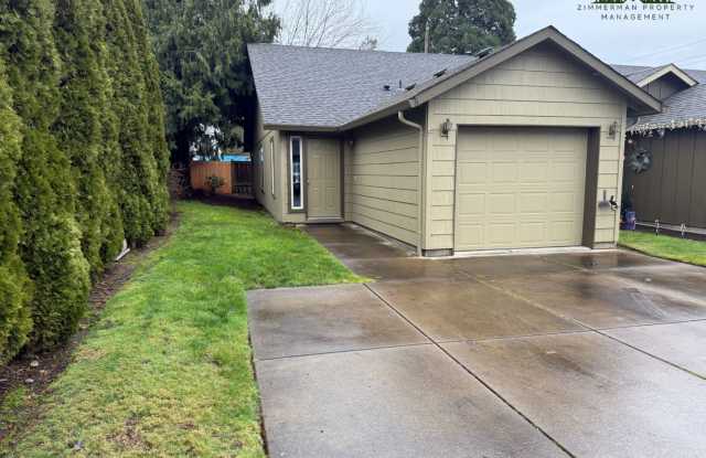 Updated 2 Bedroom, 2 bath Duplex in Springfield