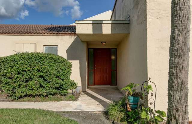 602 Desoto Dr