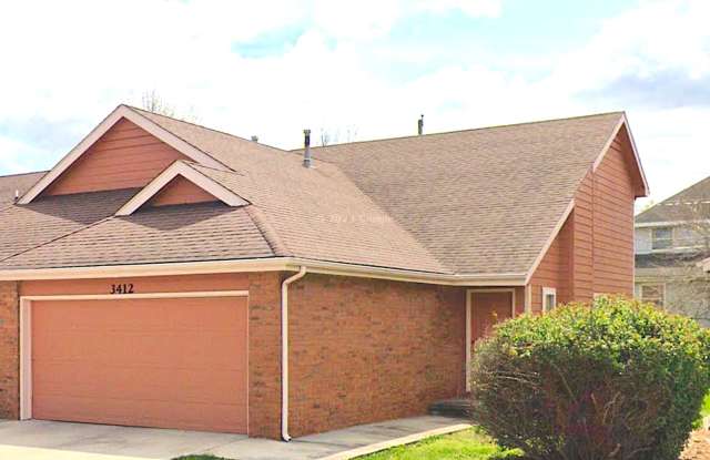 Photo of Great 3 Bed 2 Bath 2 Car Garage Split Level Duplex- Pets ok!