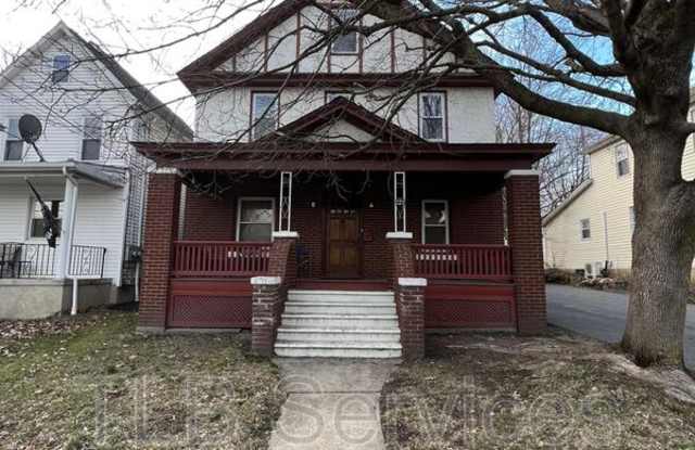 221 3rd Street - 3 Downstairs