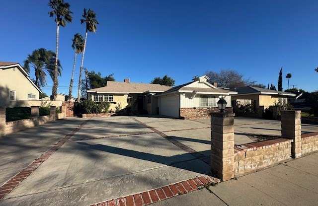 Photo of 7754 Loma Verde