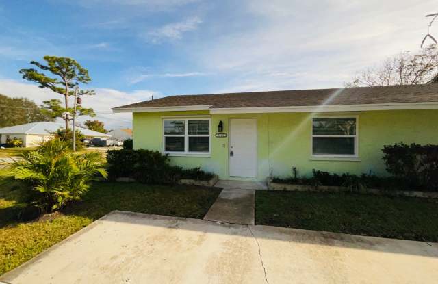 Manatee Creek Duplex 2/1