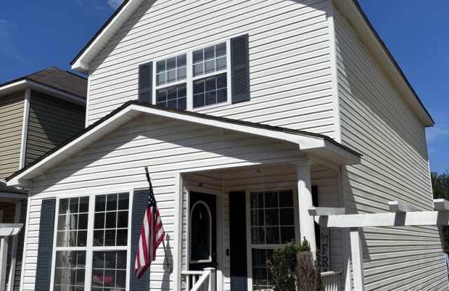 3 Bed 3.5 bath Garden Home