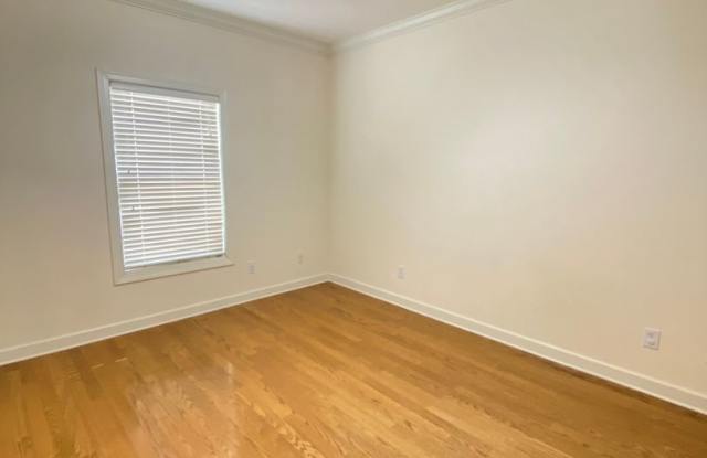 Spacious 4-Bedroom Home Near Tiger Town  Moore’s Mill!